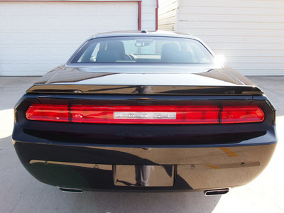 dodge challenger 2013 black coupe r t classic gasoline 8 cylinders rear wheel drive automatic 77375