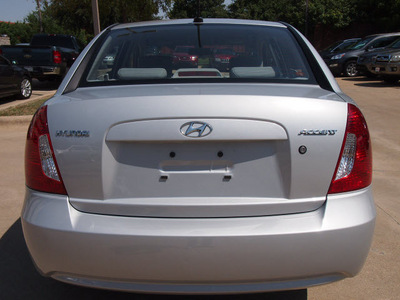 hyundai accent 2011 silver sedan gls gasoline 4 cylinders front wheel drive automatic with overdrive 75080