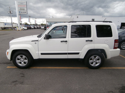 jeep liberty 2010 white suv sport gasoline 6 cylinders 4 wheel drive automatic 13502