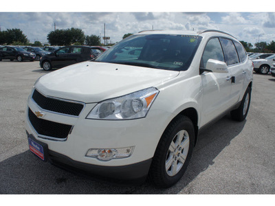 chevrolet traverse 2012 white suv gasoline 6 cylinders front wheel drive not specified 77090