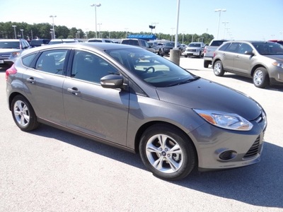 ford focus 2013 gray hatchback se flex fuel 4 cylinders front wheel drive 6 speed automatic 77388
