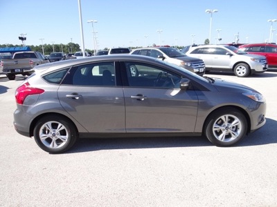 ford focus 2013 gray hatchback se flex fuel 4 cylinders front wheel drive 6 speed automatic 77388