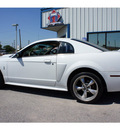 ford mustang 2003 white coupe gt deluxe gasoline 8 cylinders sohc rear wheel drive 6 speed manual 76541