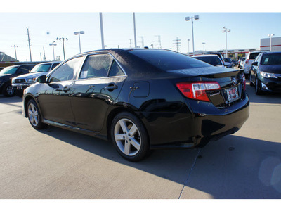 toyota camry 2012 black sedan se gasoline 4 cylinders front wheel drive automatic 77469