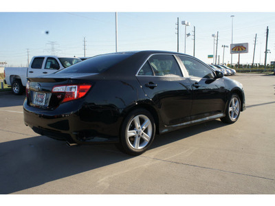 toyota camry 2012 black sedan se gasoline 4 cylinders front wheel drive automatic 77469