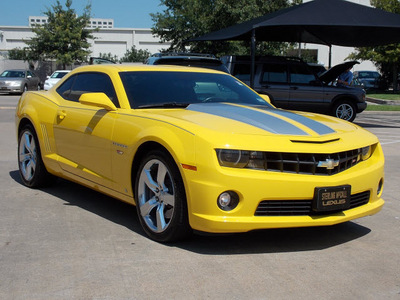 chevrolet camaro 2010 yellow coupe ss gasoline 8 cylinders rear wheel drive automatic with overdrive 77074