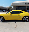 chevrolet camaro 2010 yellow coupe ss gasoline 8 cylinders rear wheel drive automatic with overdrive 77074