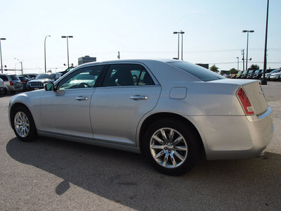 chrysler 300 2012 silver sedan limited gasoline 6 cylinders rear wheel drive automatic 76011