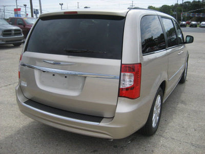 chrysler town and country 2013 beige van touring flex fuel 6 cylinders front wheel drive 6 speed automatic 62863