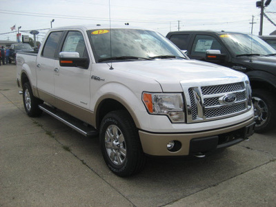 ford f 150 2012 white lariat gasoline 6 cylinders 4 wheel drive 6 speed automatic 62863