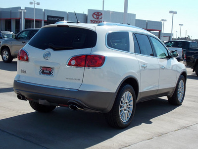 buick enclave 2011 white cx gasoline 6 cylinders front wheel drive automatic with overdrive 77469