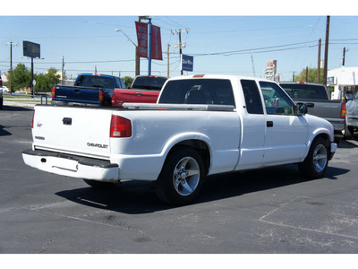 chevrolet s 10 2003 white pickup truck ls flex fuel 4 cylinders rear wheel drive automatic 78217