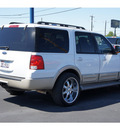 ford expedition 2005 white suv eddie bauer gasoline 8 cylinders rear wheel drive automatic with overdrive 78217
