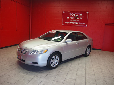 toyota camry 2009 silver sedan le gasoline 4 cylinders front wheel drive automatic 76116