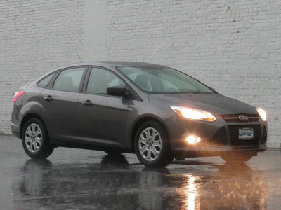 ford focus 2012 gray sedan se flex fuel 4 cylinders front wheel drive automatic 61832