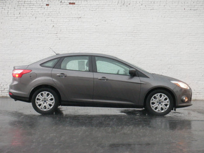 ford focus 2012 gray sedan se flex fuel 4 cylinders front wheel drive automatic 61832