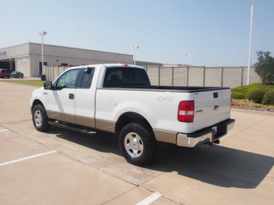 ford f 150 2006 white xlt gasoline 8 cylinders 4 wheel drive automatic with overdrive 76108