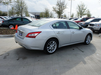 nissan maxima 2011 silver sedan 3 5 s gasoline 6 cylinders front wheel drive automatic 76137