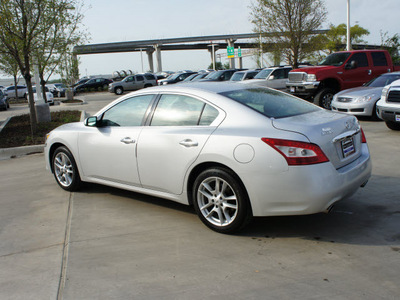 nissan maxima 2011 silver sedan 3 5 s gasoline 6 cylinders front wheel drive automatic 76137