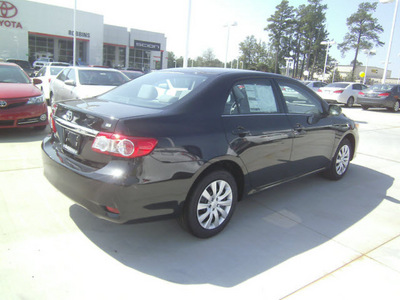 toyota corolla 2013 black sedan le gasoline 4 cylinders front wheel drive automatic 75569