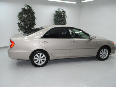 toyota camry 2004 tan sedan le gasoline 4 cylinders front wheel drive automatic 91731