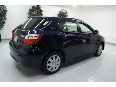 toyota matrix 2012 blue l gasoline 4 cylinders front wheel drive not specified 91731