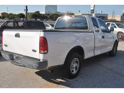 ford f 150 heritage 2004 white pickup truck xl gasoline 8 cylinders rear wheel drive automatic 78217