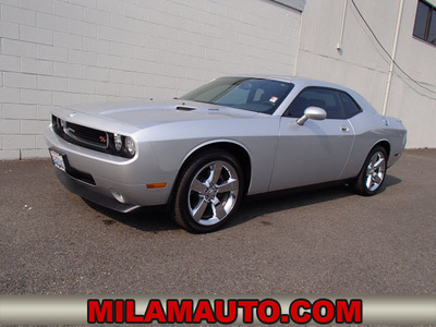 dodge challenger 2009 silver coupe r t classic hemi gasoline 8 cylinders rear wheel drive automatic 98371