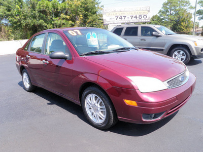 ford focus 2007 dk  red sedan zx4 se 4 cylinders automatic 32401