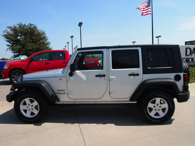 jeep wrangler unlimited 2010 silver suv sport gasoline 6 cylinders 4 wheel drive automatic with overdrive 76018