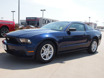 ford mustang 2012 dk  blue coupe v6 gasoline 6 cylinders rear wheel drive automatic 76018