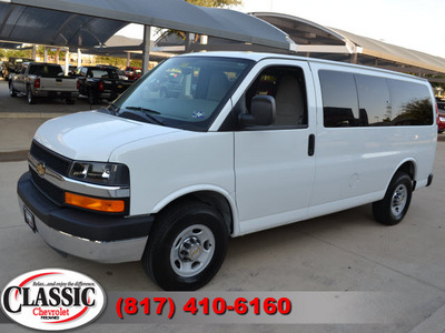 chevrolet express 2012 white van lt 2500 8 cylinders automatic 76051