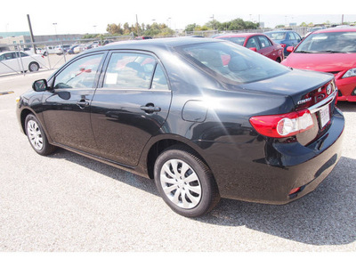 toyota corolla 2013 black sedan le gasoline 4 cylinders front wheel drive automatic 77074