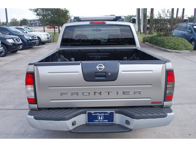 nissan frontier 2001 silver sc 6 cylinders automatic 77339