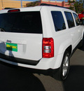 jeep patriot 2011 white suv gasoline 4 cylinders 4 wheel drive automatic 79936