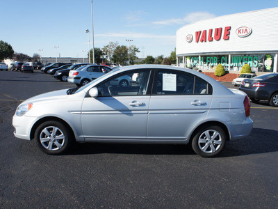 hyundai accent 2011 silver sedan 4 cylinders automatic 19153