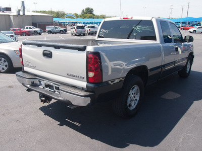 chevrolet silverado 1500 2004 silver pickup truck 8 cylinders automatic 76234