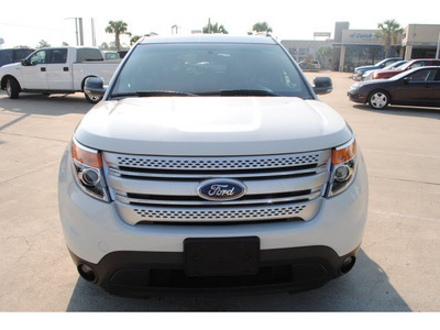 ford explorer 2011 white suv xlt gasoline 6 cylinders 2 wheel drive automatic with overdrive 77539