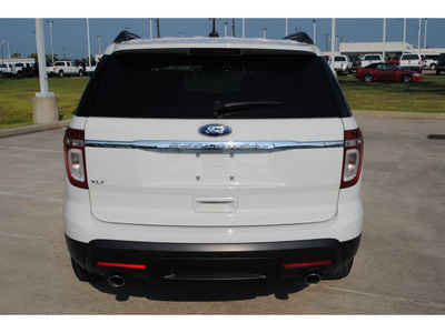 ford explorer 2011 white suv xlt gasoline 6 cylinders 2 wheel drive automatic with overdrive 77539