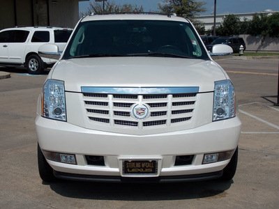 cadillac escalade 2008 white suv 8 cylinders automatic with overdrive 77074