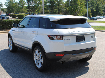 range rover evoque 2012 white suv pure gasoline 4 cylinders all whee drive automatic 27511