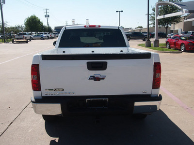 chevrolet silverado 1500 2011 white pickup truck ls 8 cylinders automatic 76049