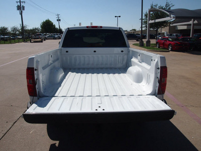chevrolet silverado 1500 2011 white pickup truck ls 8 cylinders automatic 76049