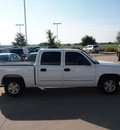 chevrolet silverado 1500 2004 white ls 8 cylinders automatic 76049