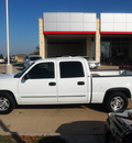 chevrolet silverado 1500 2004 white ls 8 cylinders automatic 76049