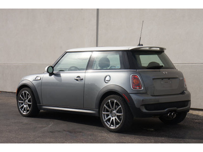 mini cooper 2007 silver hatchback s gasoline 4 cylinders front wheel drive 6 speed manual 79407