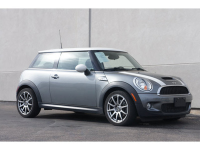 mini cooper 2007 silver hatchback s gasoline 4 cylinders front wheel drive 6 speed manual 79407