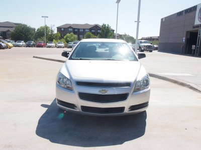 chevrolet malibu 2011 silver sedan 4dr flex fuel 4 cylinders front wheel drive automatic 76108