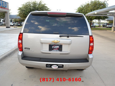 chevrolet tahoe 2007 silver suv lt w dvd gasoline 8 cylinders rear wheel drive automatic 76051