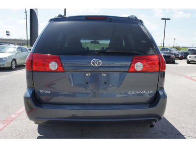 toyota sienna 2006 gray van le 7 passenger gasoline 6 cylinders front wheel drive automatic 76543